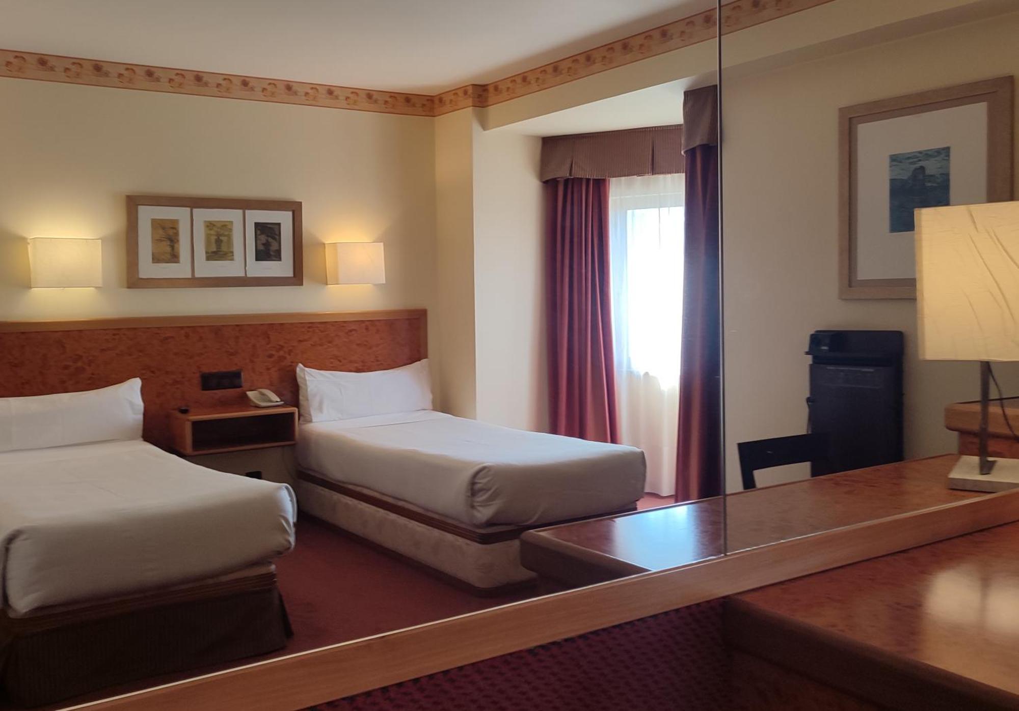 Hotel Sercotel Cuatro Postes Ávila Exteriér fotografie