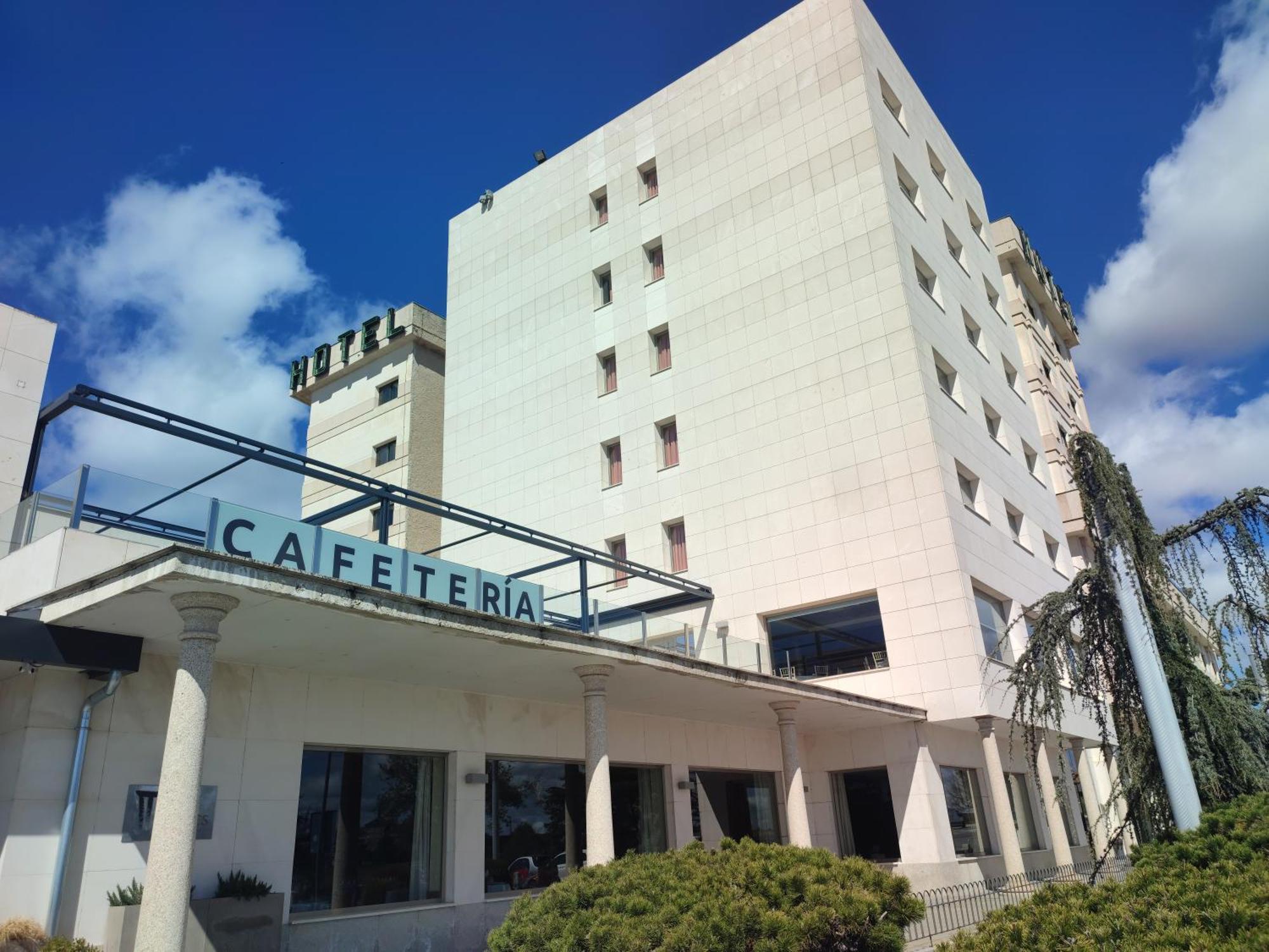 Hotel Sercotel Cuatro Postes Ávila Exteriér fotografie