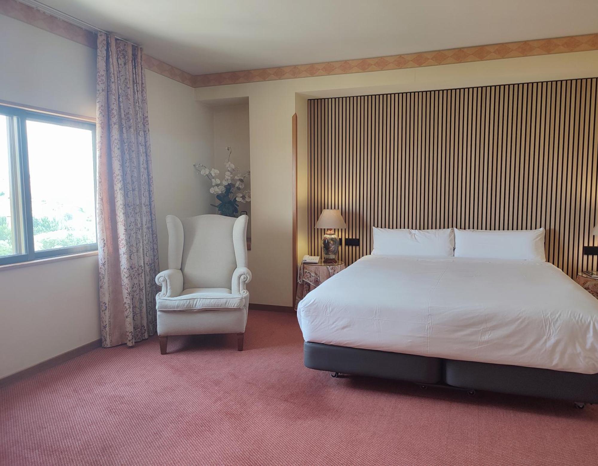 Hotel Sercotel Cuatro Postes Ávila Exteriér fotografie