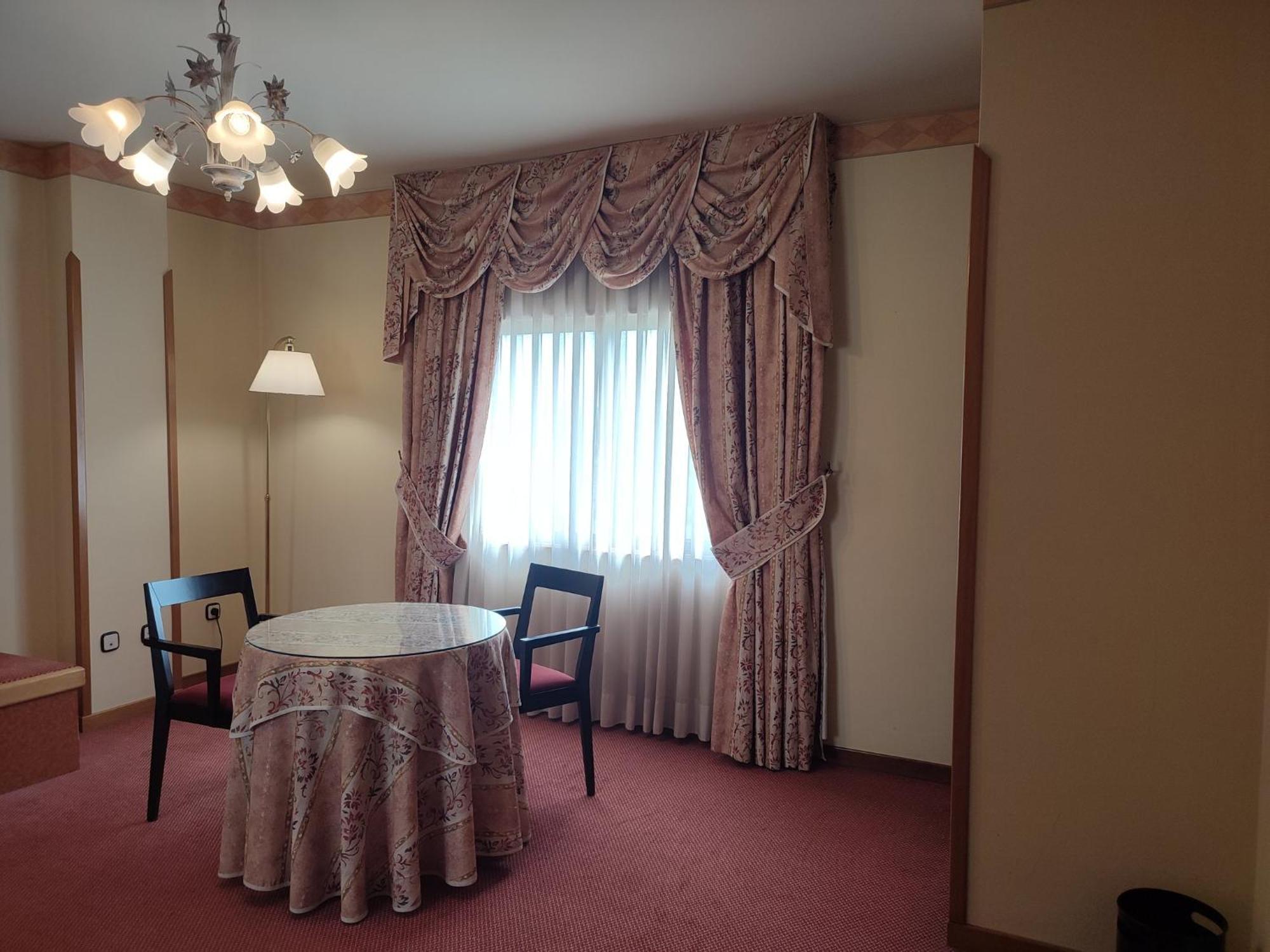 Hotel Sercotel Cuatro Postes Ávila Exteriér fotografie