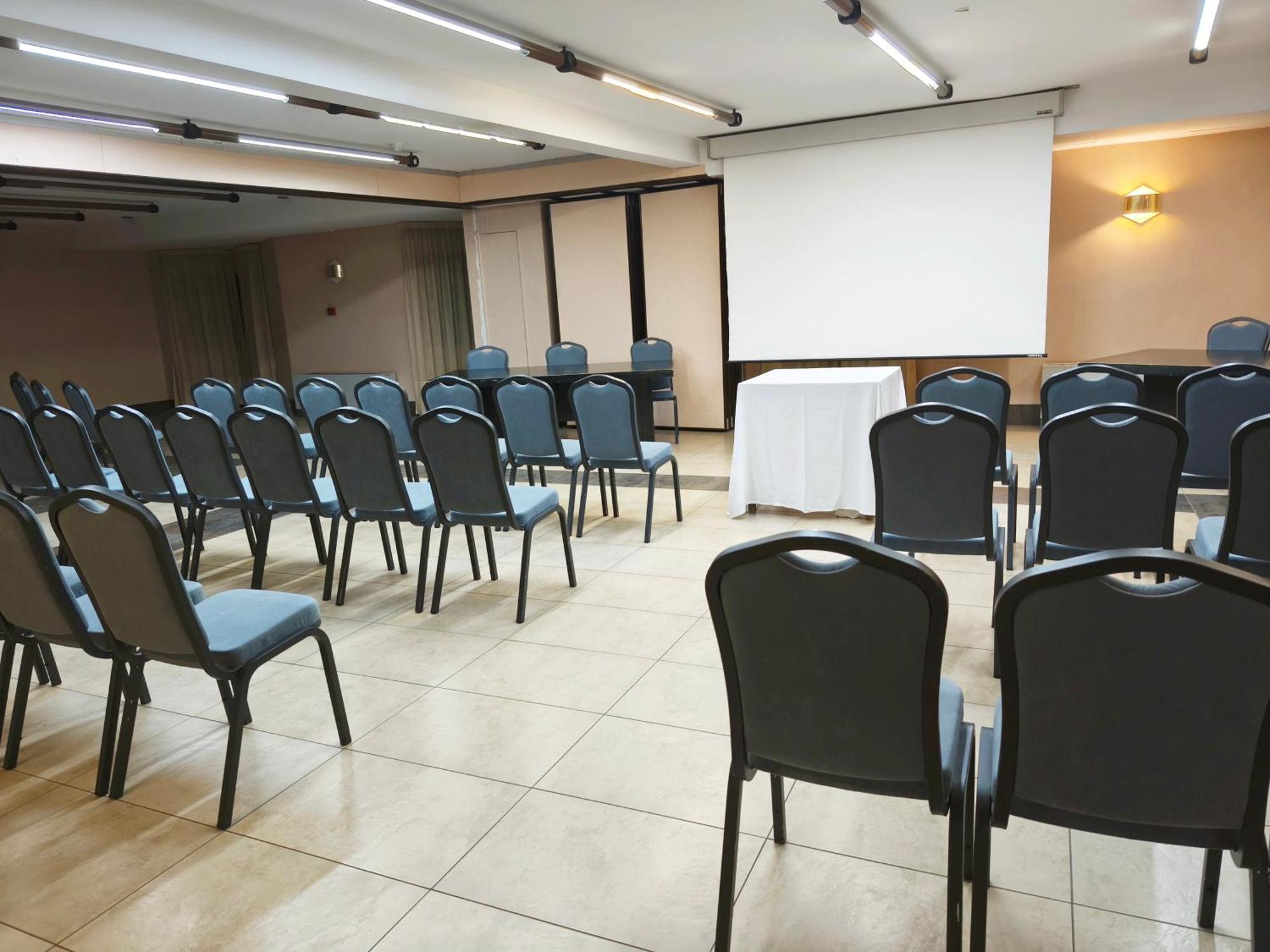 Hotel Sercotel Cuatro Postes Ávila Exteriér fotografie