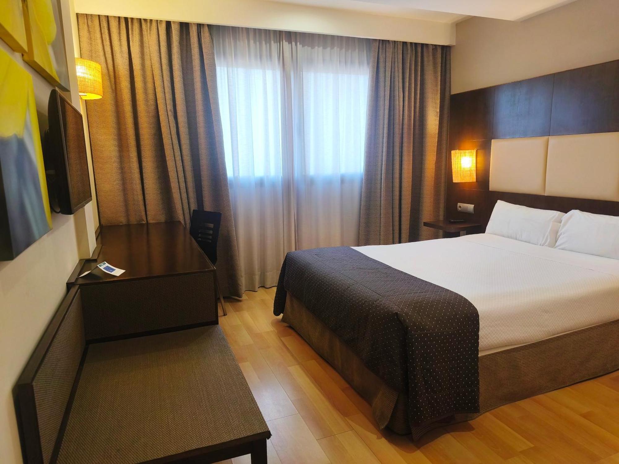Hotel Sercotel Cuatro Postes Ávila Exteriér fotografie