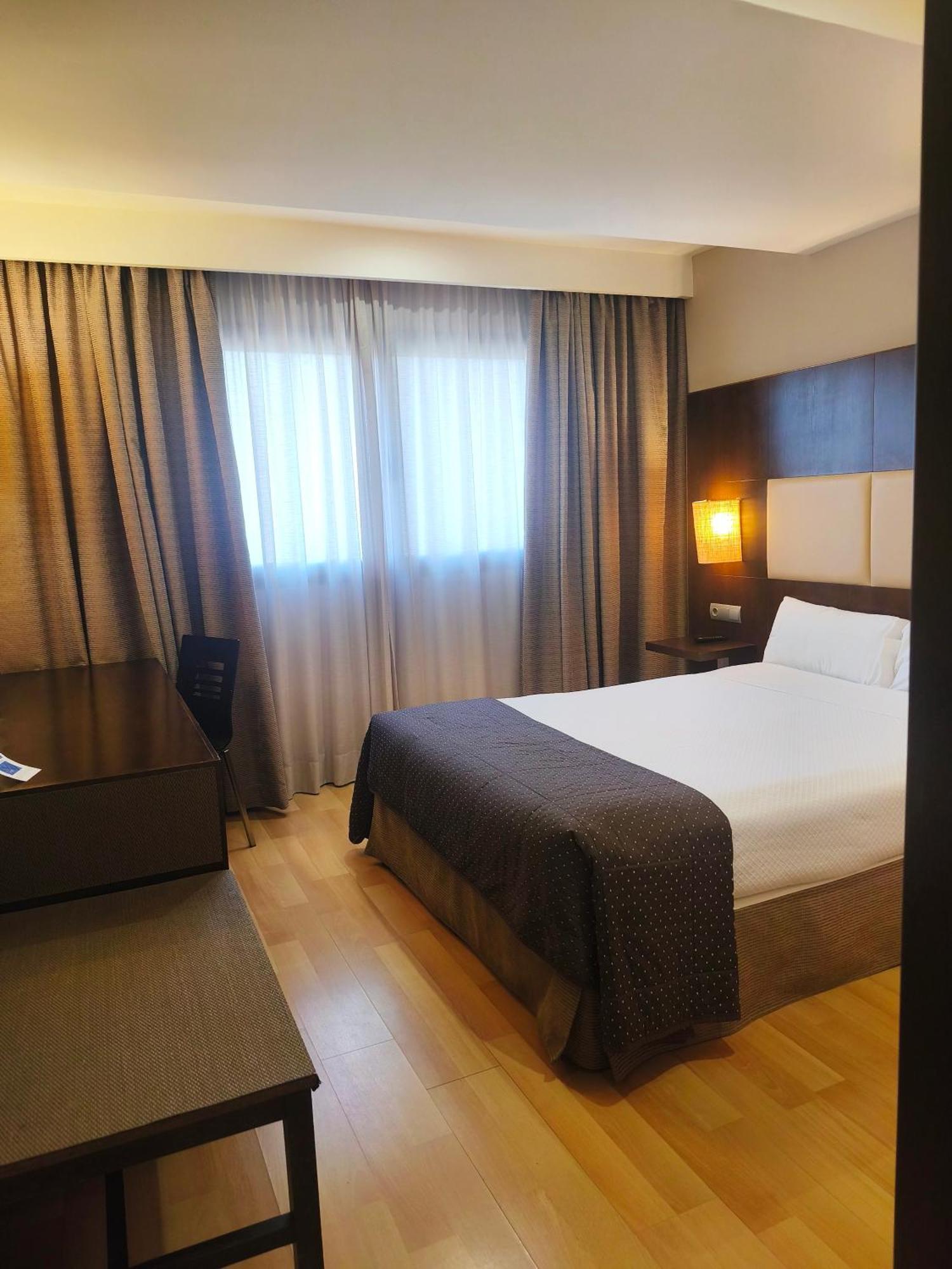 Hotel Sercotel Cuatro Postes Ávila Exteriér fotografie