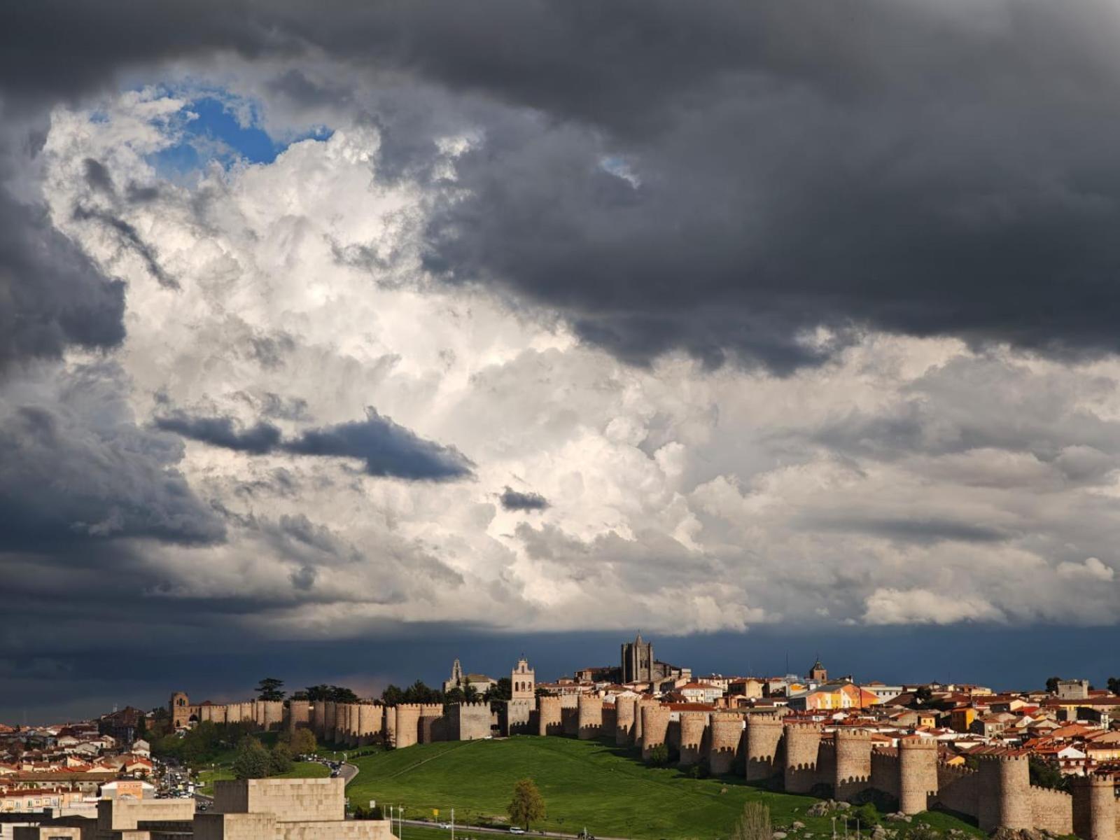 Hotel Sercotel Cuatro Postes Ávila Exteriér fotografie